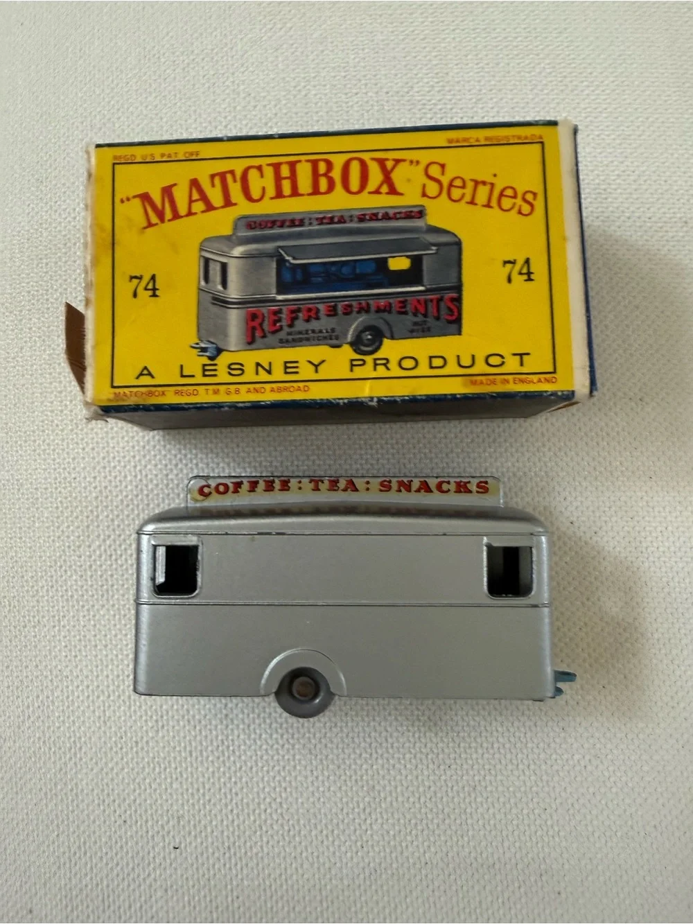 NIB Vintage Lesney Matchbox MB74a Mobile Canteen w/ ORIGINAL B4 Type Box